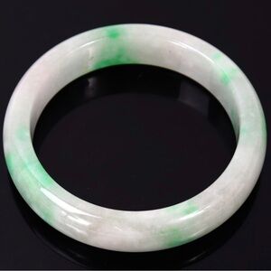 Elegant Green and White Jade Bangle